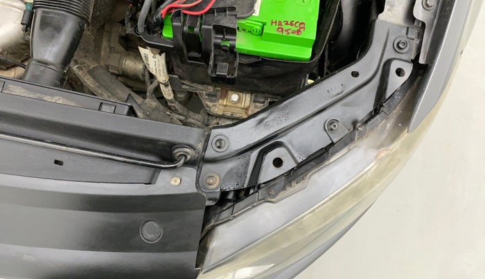 2014 Volkswagen Polo HIGHLINE1.2L, Petrol, Manual, 73,854 km, Left headlight - Clamp has minor damage