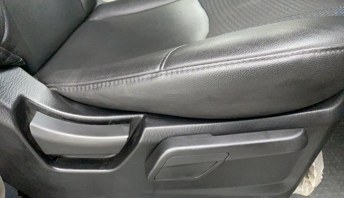 2018 Mahindra Scorpio S11 2WD, Diesel, Manual, 60,313 km, Driver Side Adjustment Panel