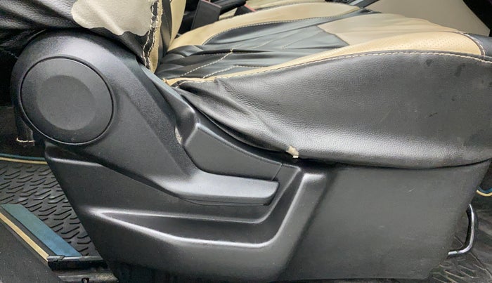 2019 Maruti New Wagon-R 1.0 Lxi (o) cng, CNG, Manual, 85,079 km, Driver Side Adjustment Panel