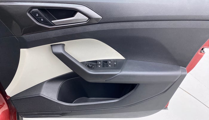2021 Volkswagen TAIGUN TOPLINE 1.0 TSI MT, Petrol, Manual, 18,089 km, Driver Side Door Panels Control
