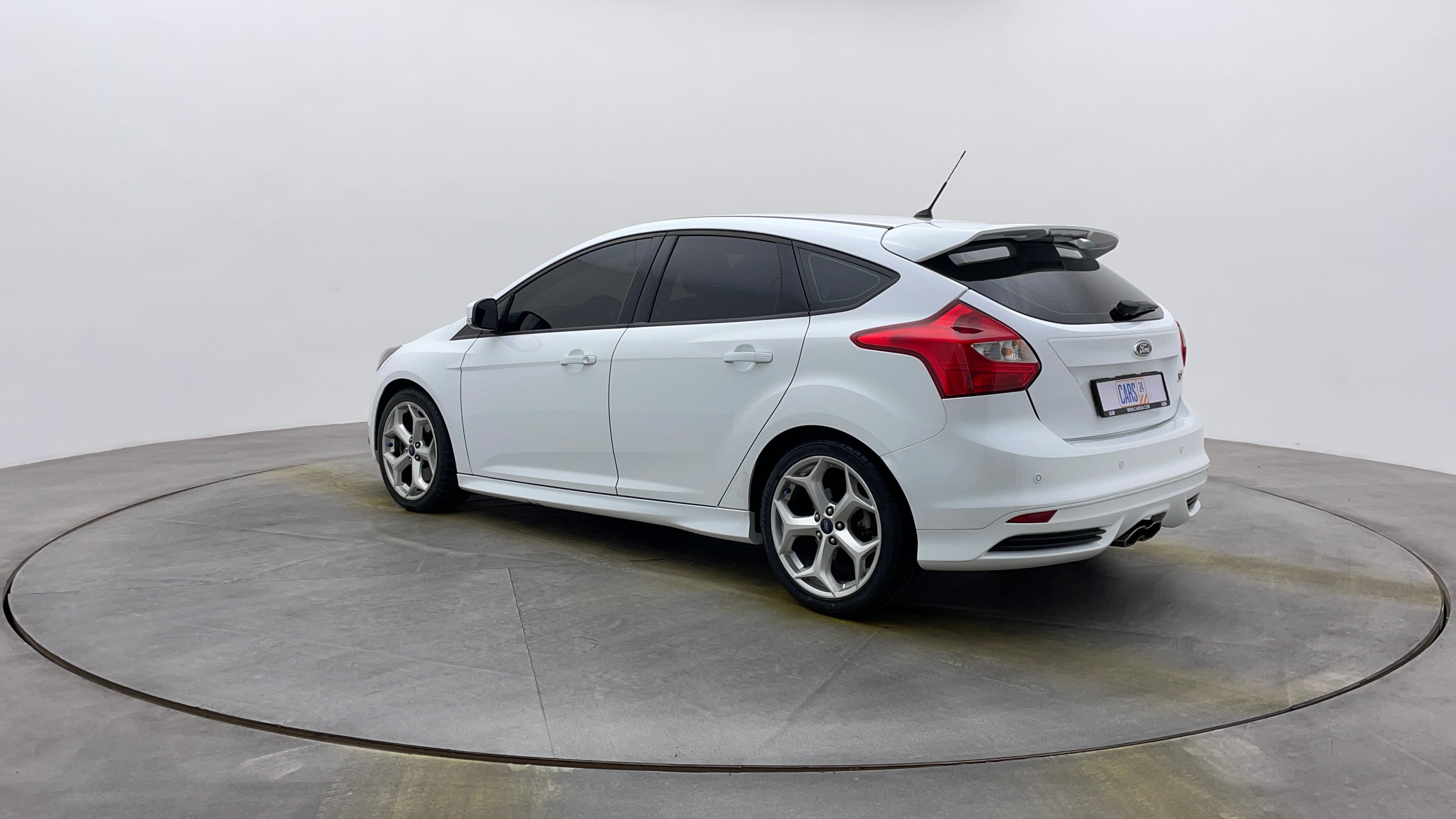 Ford Focus-Left Back Diagonal (45- Degree) View