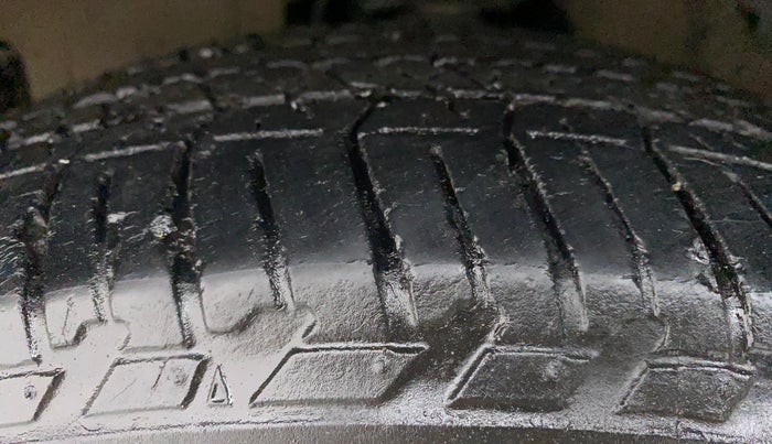 2021 Mahindra Scorpio S5, Diesel, Manual, 67,205 km, Left Front Tyre Tread