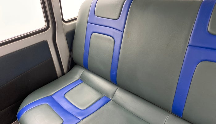 2018 Maruti Omni 5 STR, Petrol, Manual, 31,130 km, Second-row right seat - Belt buckle missing