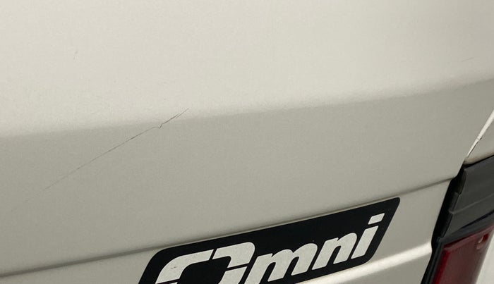 2018 Maruti Omni 5 STR, Petrol, Manual, 31,130 km, Dicky (Boot door) - Minor scratches