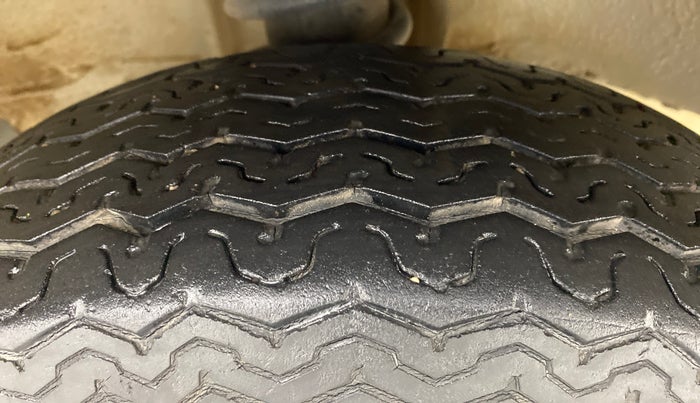 2018 Maruti Omni 5 STR, Petrol, Manual, 31,130 km, Right Front Tyre Tread