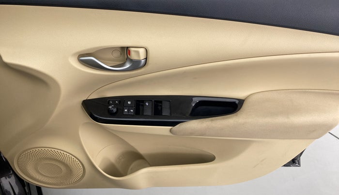 2018 Toyota YARIS G MT, Petrol, Manual, 19,915 km, Driver Side Door Panels Control