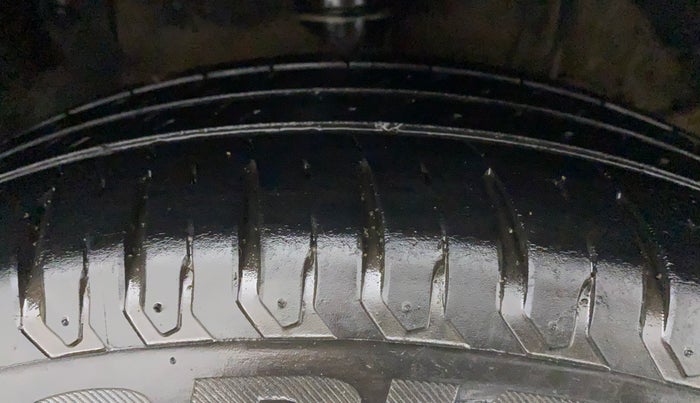 2018 Maruti S Cross ZETA 1.3, Diesel, Manual, 1,00,884 km, Right Front Tyre Tread