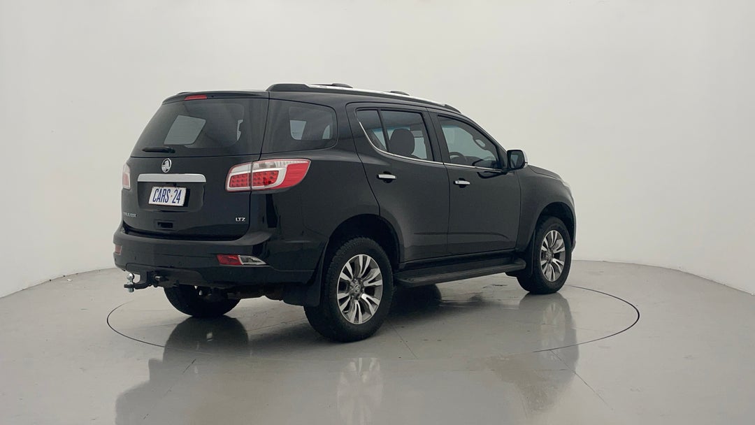 Right Back Diagonal (45- Degree) View