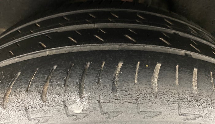 2019 Ford Ecosport 1.5  TITANIUM SPORTS(SUNROOF), Diesel, Manual, 41,273 km, Left Rear Tyre Tread