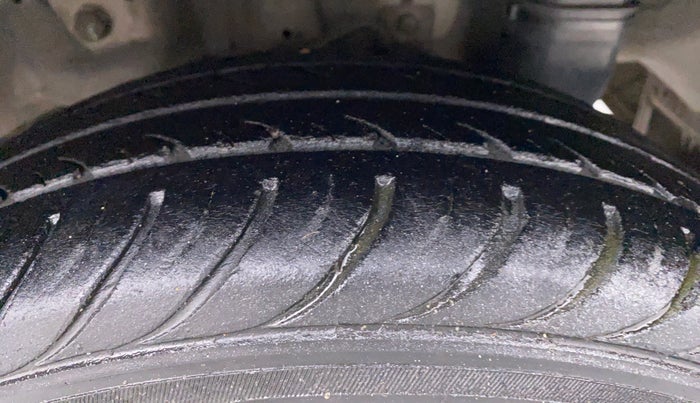 2012 Hyundai Eon MAGNA PLUS, Petrol, Manual, 42,621 km, Left Rear Tyre Tread