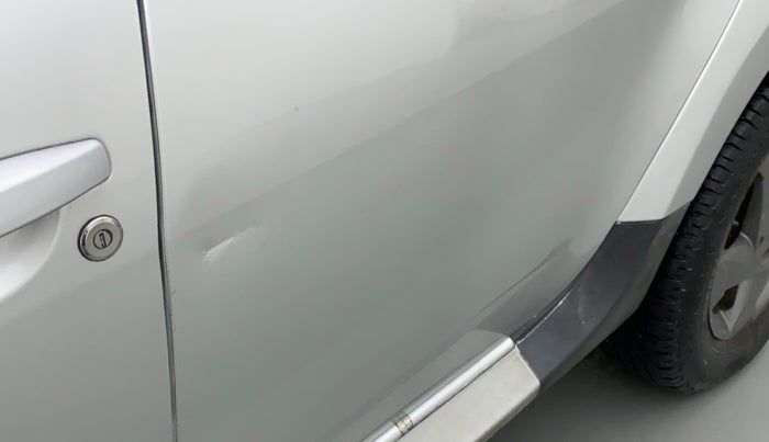 2015 Renault Duster RXZ 110 4WD, Diesel, Manual, 59,475 km, Rear left door - Slightly dented