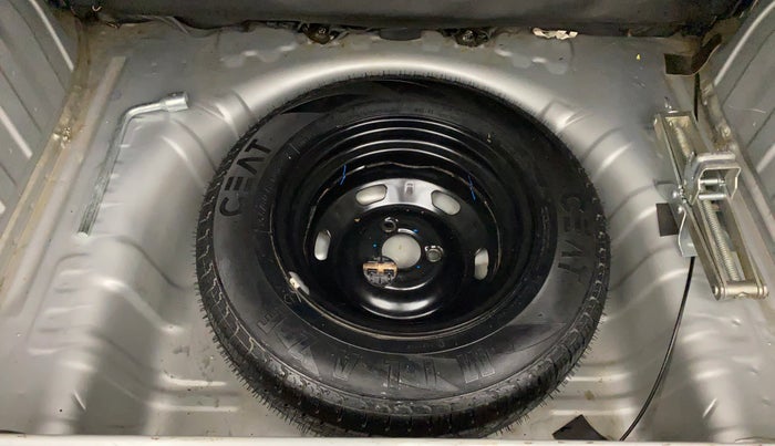 2018 Renault Kwid RXT, Petrol, Manual, 19,420 km, Spare Tyre