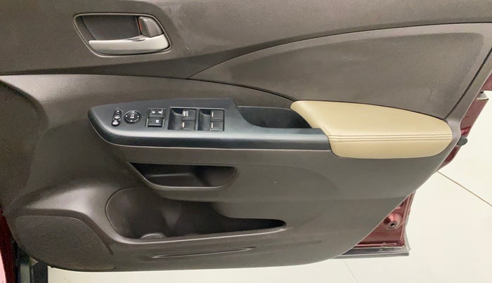 2013 Honda CRV 2.0L 2WD MT, Petrol, Manual, 1,01,404 km, Driver Side Door Panels Control