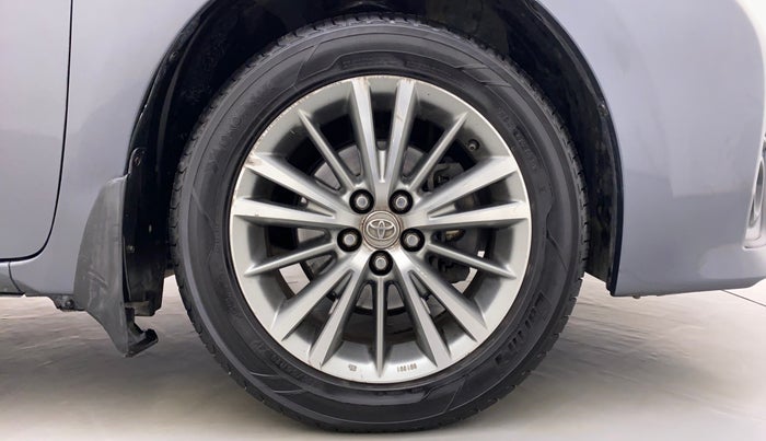2016 Toyota Corolla Altis VL AT, Petrol, Automatic, 1,37,038 km, Right Front Wheel