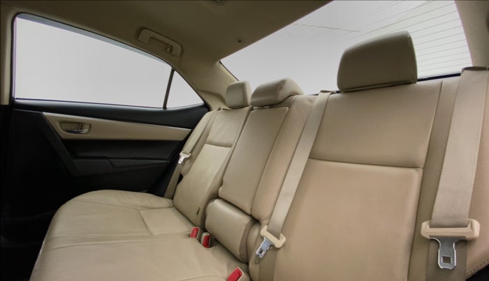 2016 Toyota Corolla Altis VL AT, Petrol, Automatic, 1,37,038 km, Right Side Rear Door Cabin