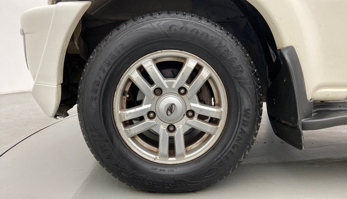 2014 Mahindra Scorpio VLX 2WD AIRBAG, Diesel, Manual, 71,234 km, Left Front Wheel