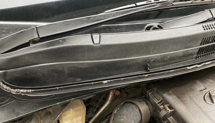 2015 Hyundai Grand i10 SPORTZ 1.2 KAPPA VTVT, Petrol, Manual, 26,350 km, Bonnet (hood) - Cowl vent panel has minor damage