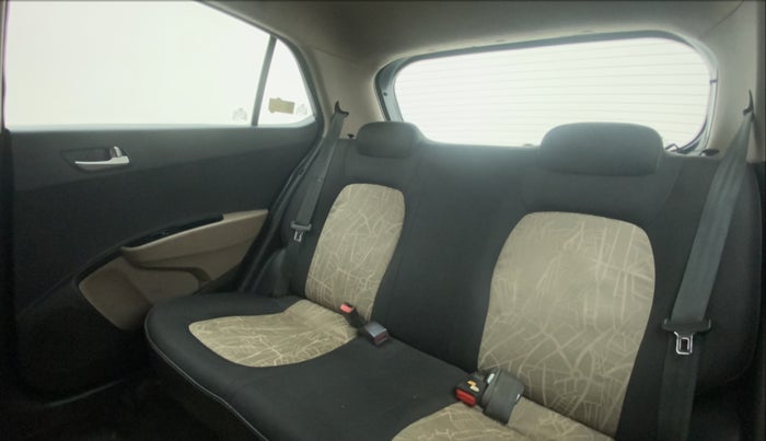 2015 Hyundai Grand i10 SPORTZ 1.2 KAPPA VTVT, Petrol, Manual, 26,350 km, Right Side Rear Door Cabin