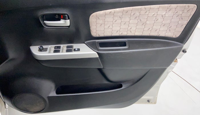 2016 Maruti Wagon R 1.0 VXI, Petrol, Manual, 66,675 km, Driver Side Door Panels Control