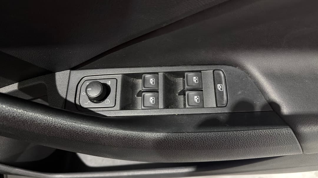 2020 SKODA Scala 110 Tsi Ambition, Automatic, 78292 km, Drivers Side Door Panel Controls