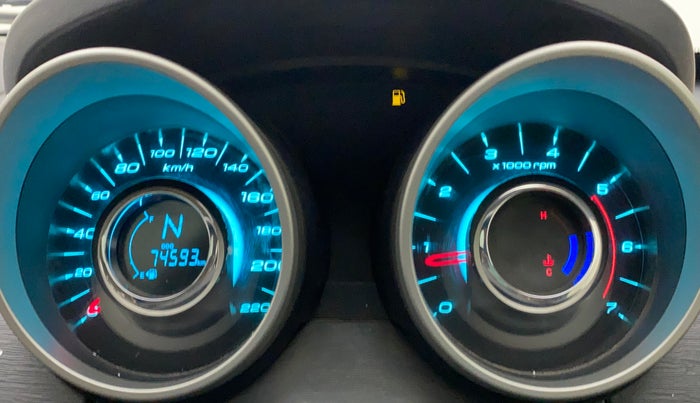 2016 Mahindra XUV500 W10, Diesel, Manual, 74,829 km, Odometer Image