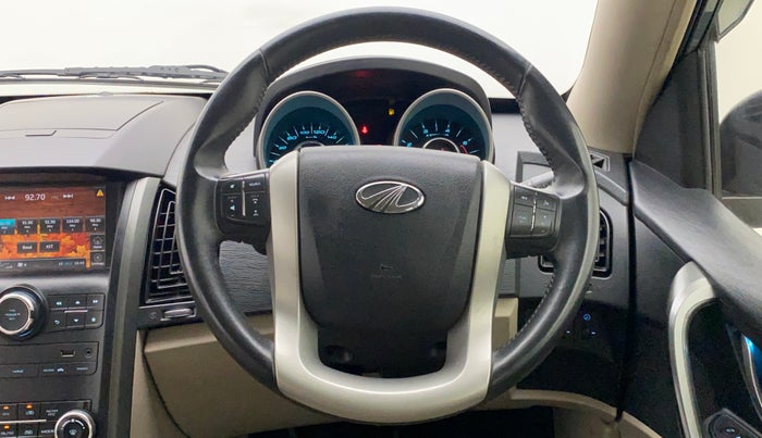 2016 Mahindra XUV500 W10, Diesel, Manual, 74,829 km, Steering Wheel Close Up