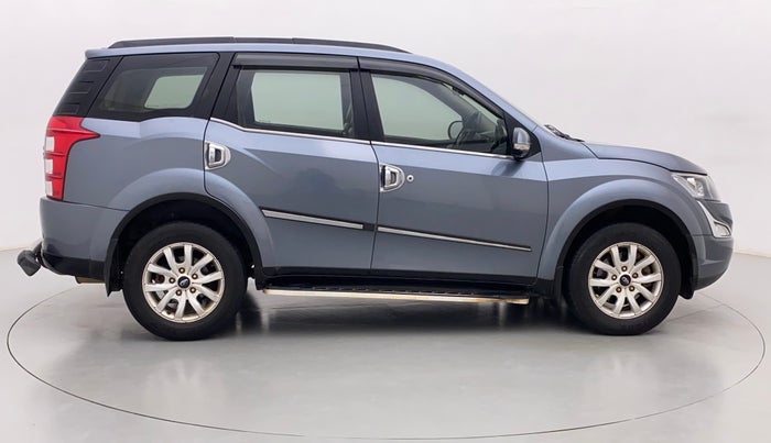 2016 Mahindra XUV500 W10, Diesel, Manual, 74,829 km, Right Side View