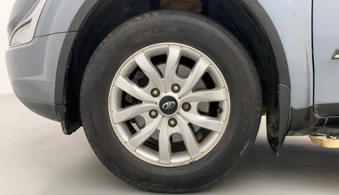 2016 Mahindra XUV500 W10, Diesel, Manual, 74,829 km, Left Front Wheel