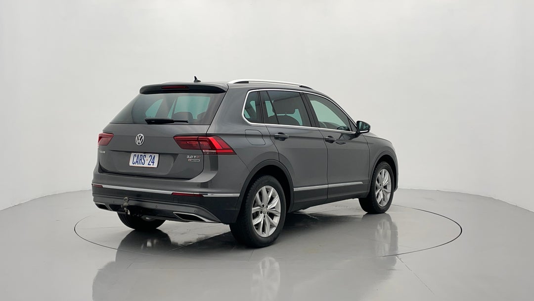 Right Back Diagonal (45- Degree) View