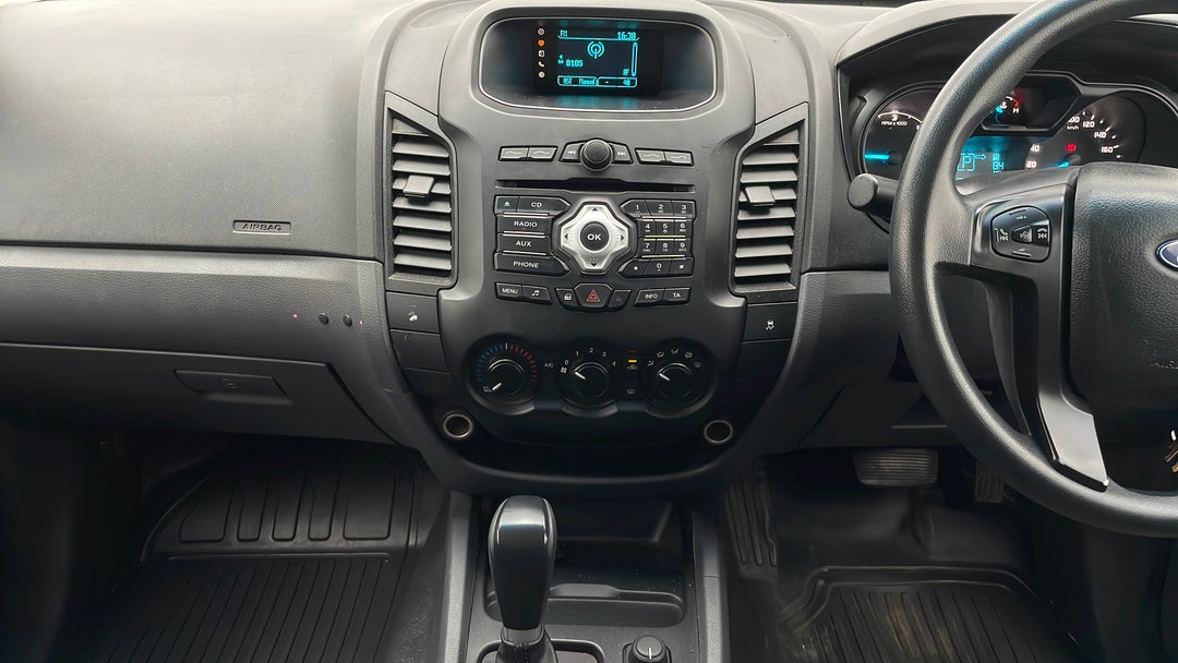 2015 Ford Ranger Xl 3.2 (4x4), Automatic, 107913 km, Center Console