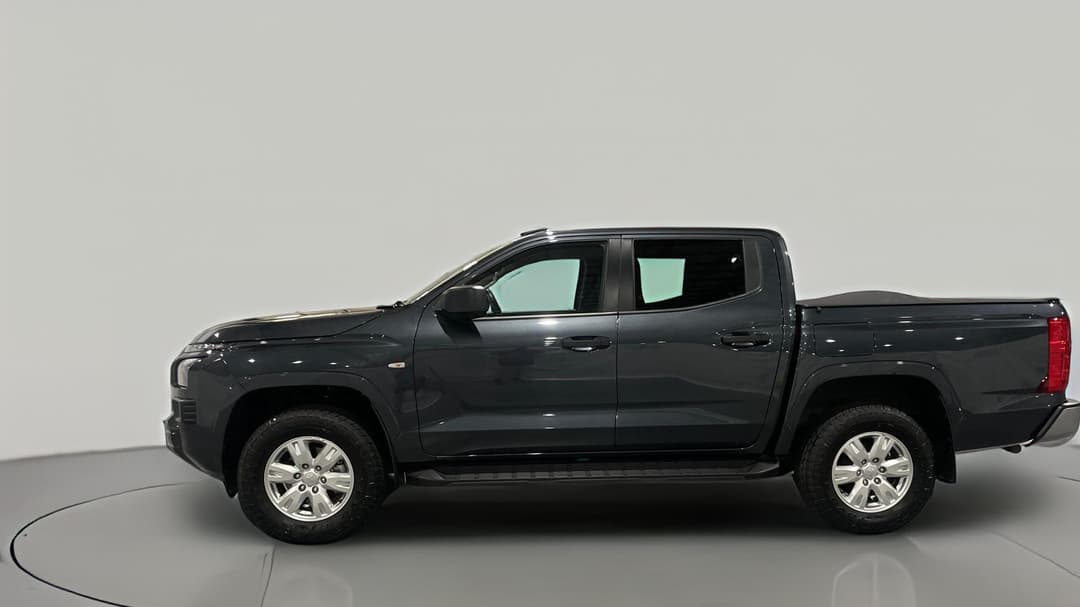 2025 Mitsubishi Triton Glx+ (4x4), Automatic, 9630 km, Left Side View