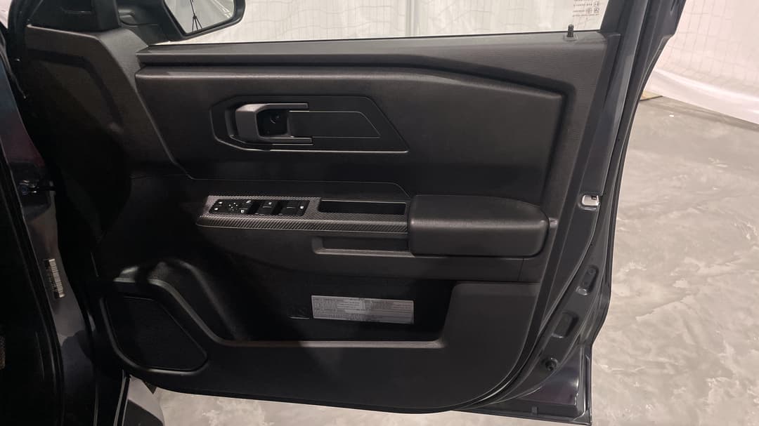 2025 Mitsubishi Triton Glx+ (4x4), Automatic, 9630 km, Speaker View