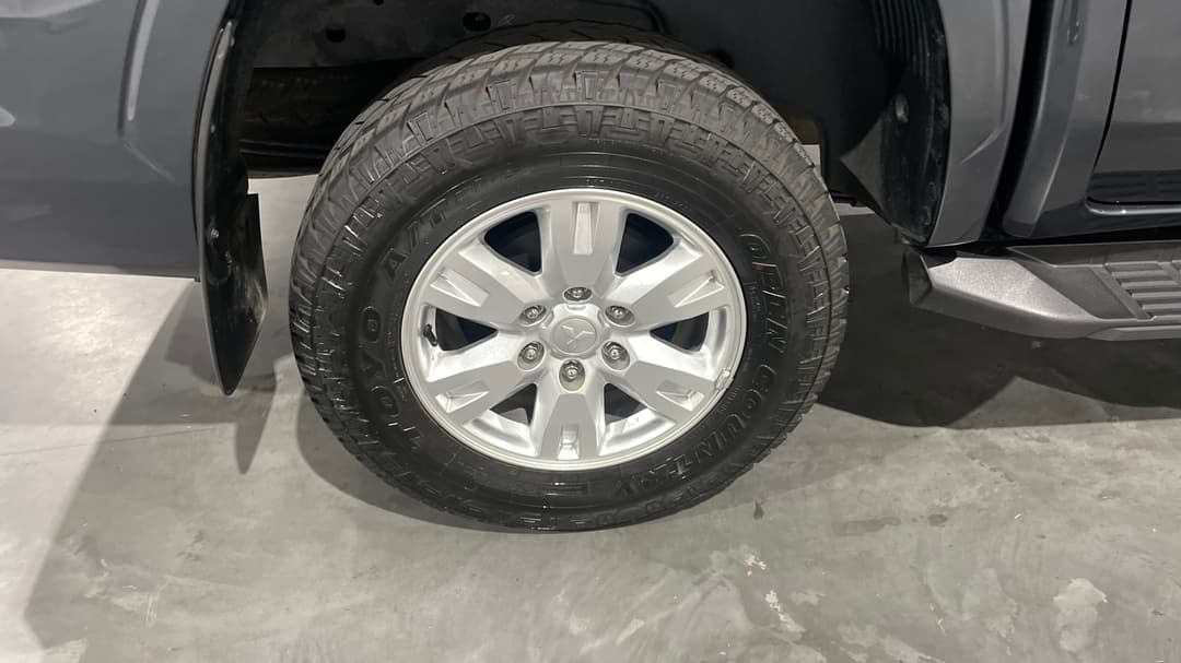 2025 Mitsubishi Triton Glx+ (4x4), Automatic, 9630 km, Right Rear Wheel
