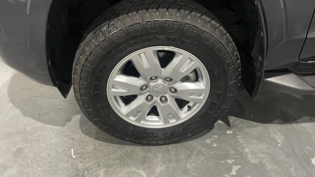 2025 Mitsubishi Triton Glx+ (4x4), Automatic, 9630 km, Left Front Wheel