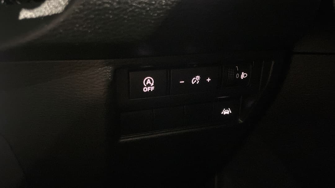 2025 Mitsubishi Triton Glx+ (4x4), Automatic, 9630 km, Utility Switches/Buttons