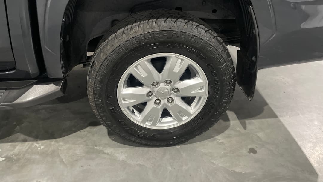 2025 Mitsubishi Triton Glx+ (4x4), Automatic, 9630 km, Left Rear Wheel