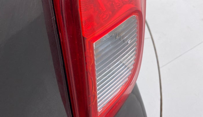 2015 Nissan Micra XV CVT, Petrol, Automatic, 75,961 km, Right tail light - < 2 inches,no. = 2