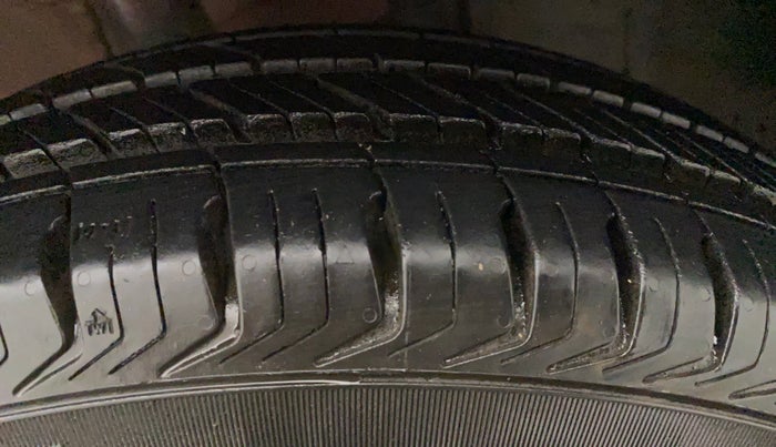 2015 Datsun Go Plus T, Petrol, Manual, 46,196 km, Left Front Tyre Tread
