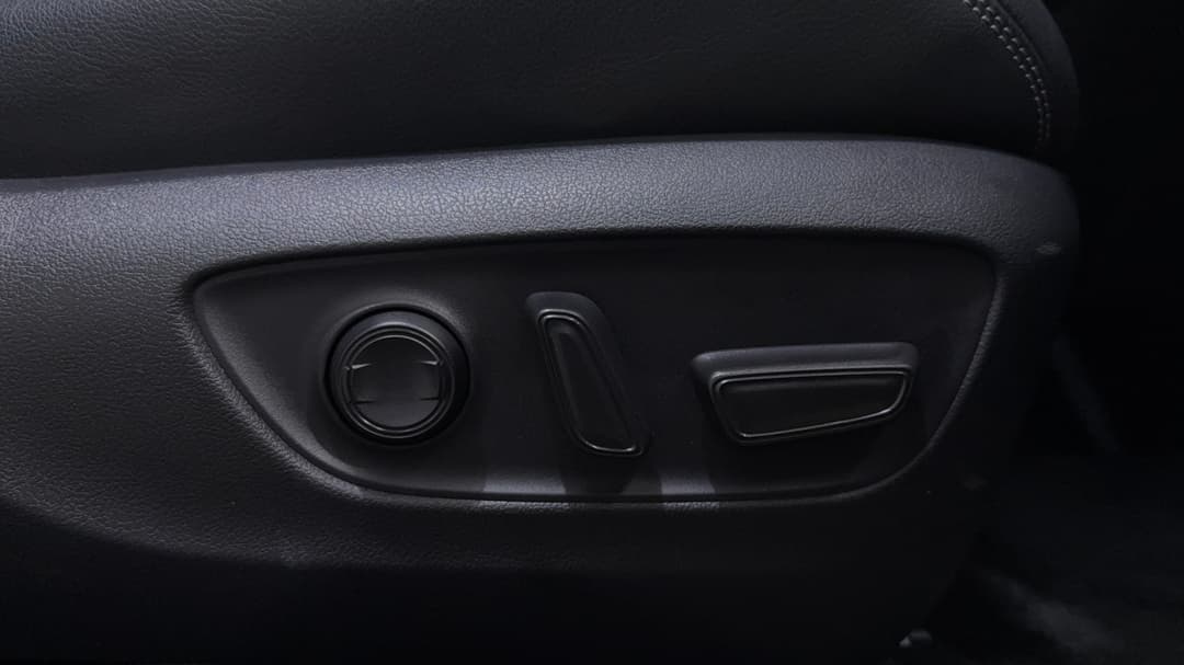 2022 Toyota RAV4 Cruiser (AWD) Hybrid, Automatic, 46064 km, Drivers Side Adjustment Panel