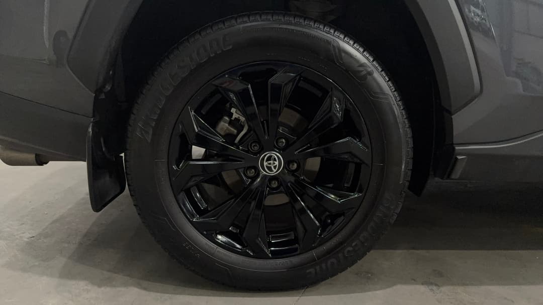 2022 Toyota RAV4 Cruiser (AWD) Hybrid, Automatic, 46064 km, Right Rear Wheel