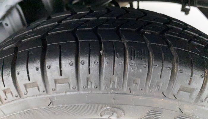 2015 Maruti Alto 800 LXI, Petrol, Manual, 8,761 km, Left Rear Tyre Tread