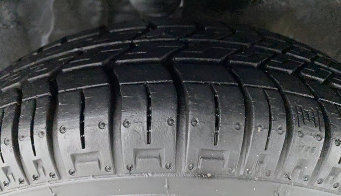 2015 Maruti Alto 800 LXI, Petrol, Manual, 8,761 km, Right Front Tyre Tread