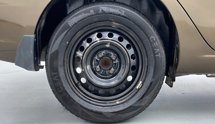2014 Maruti Ciaz VDI PLUS, Diesel, Manual, 1,35,606 km, Right Rear Wheel