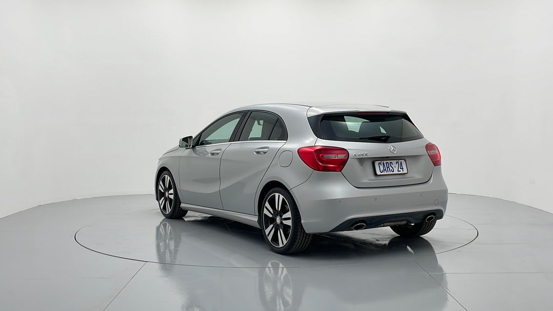 Left Back Diagonal (45- Degree) View