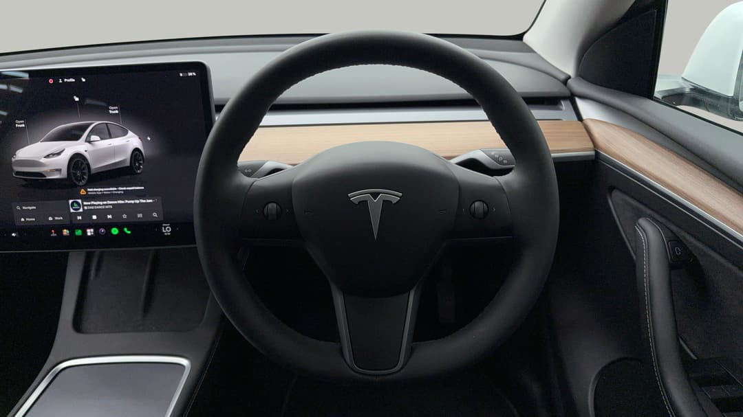 2023 Tesla Model Y Long Range, Automatic, 28994 km, Steering Wheel Close-up