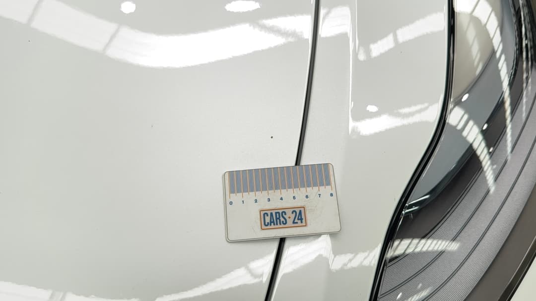 2023 Tesla Model Y Long Range, Automatic, 28994 km, Bonnet Chip