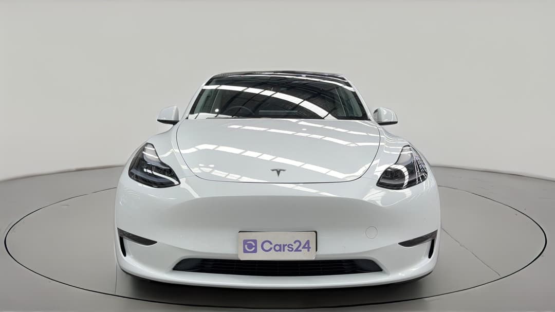 2023 Tesla Model Y Long Range, Automatic, 28994 km, Front View