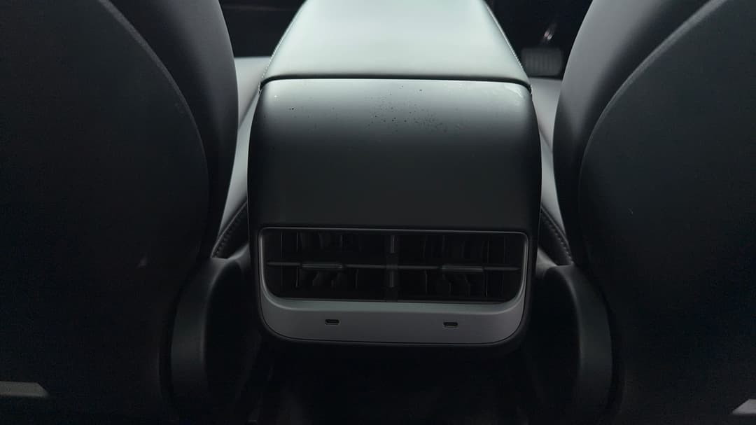 2023 Tesla Model Y Long Range, Automatic, 28994 km, Rear A/C Vent