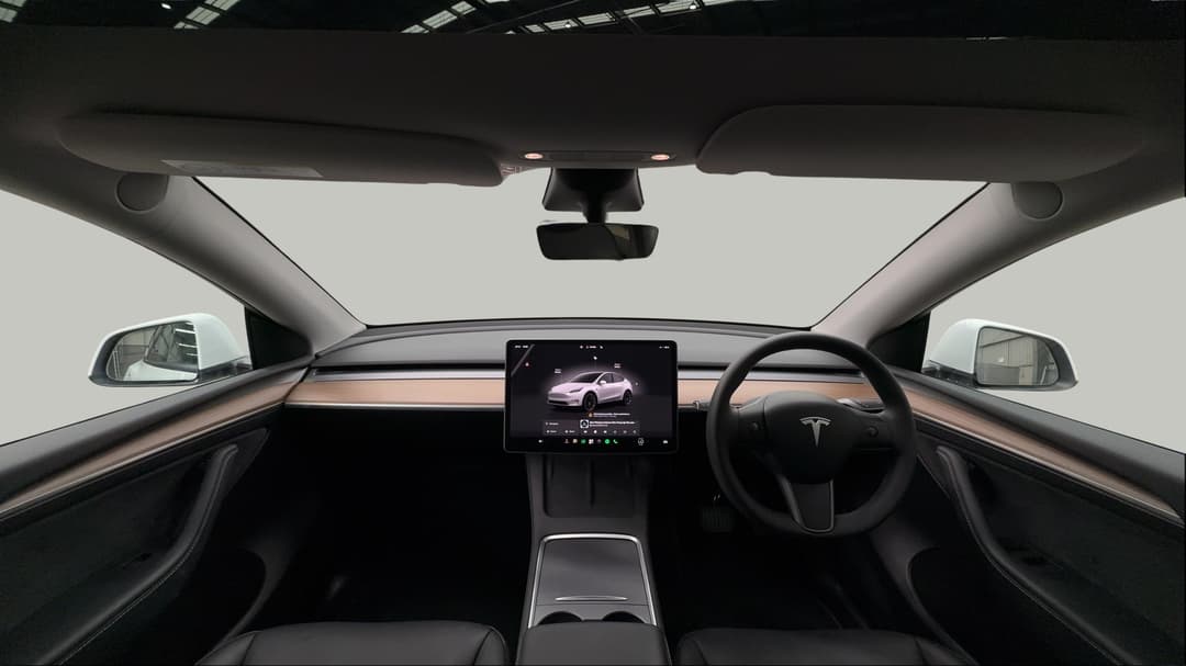 2023 Tesla Model Y Long Range, Automatic, 28994 km, Dashboard View