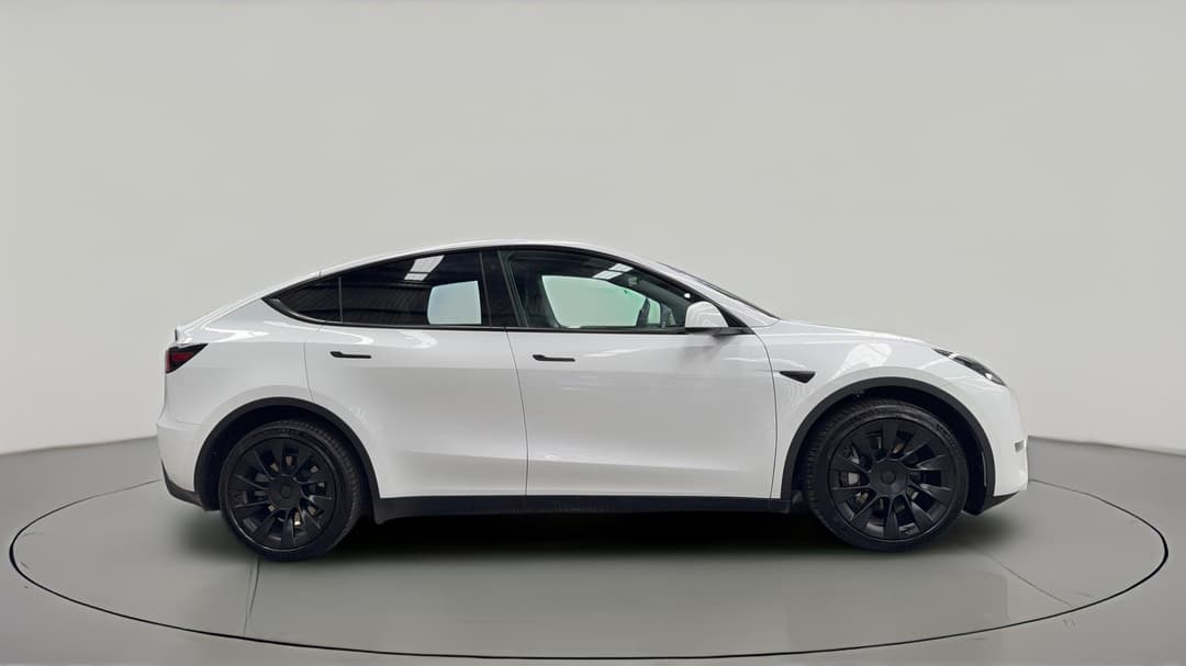 2023 Tesla Model Y Long Range, Automatic, 28994 km, Right Side View